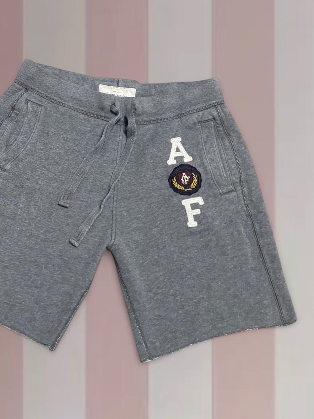 Abercrombie and Fitch Y2K men’s grey sweatpants shorts